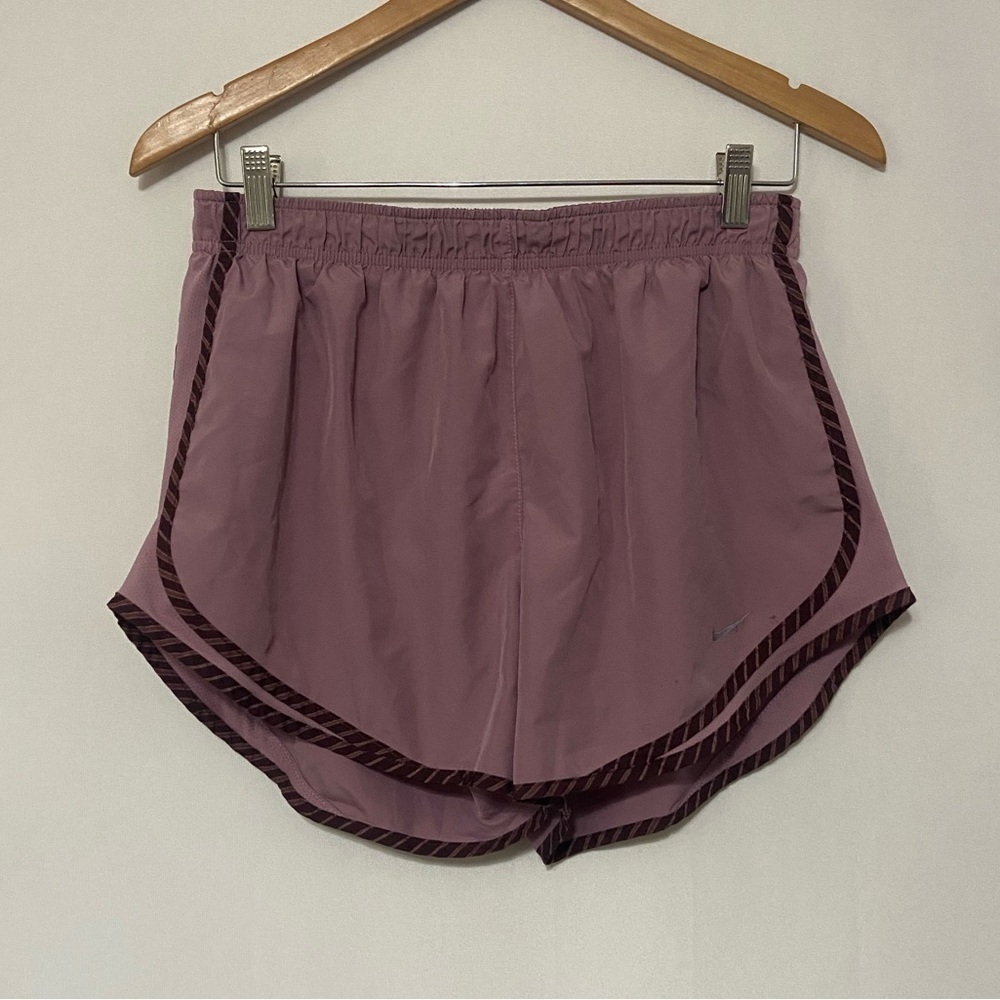Nike EUC women's L mauve running shorts with built in underwear